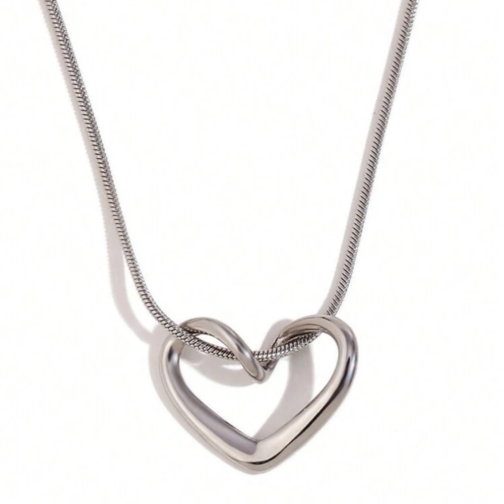 2/$10 RESTOCKED! Simple Love Heart Necklace Dainty Cute Pendant Leisure - Picture 3 of 4